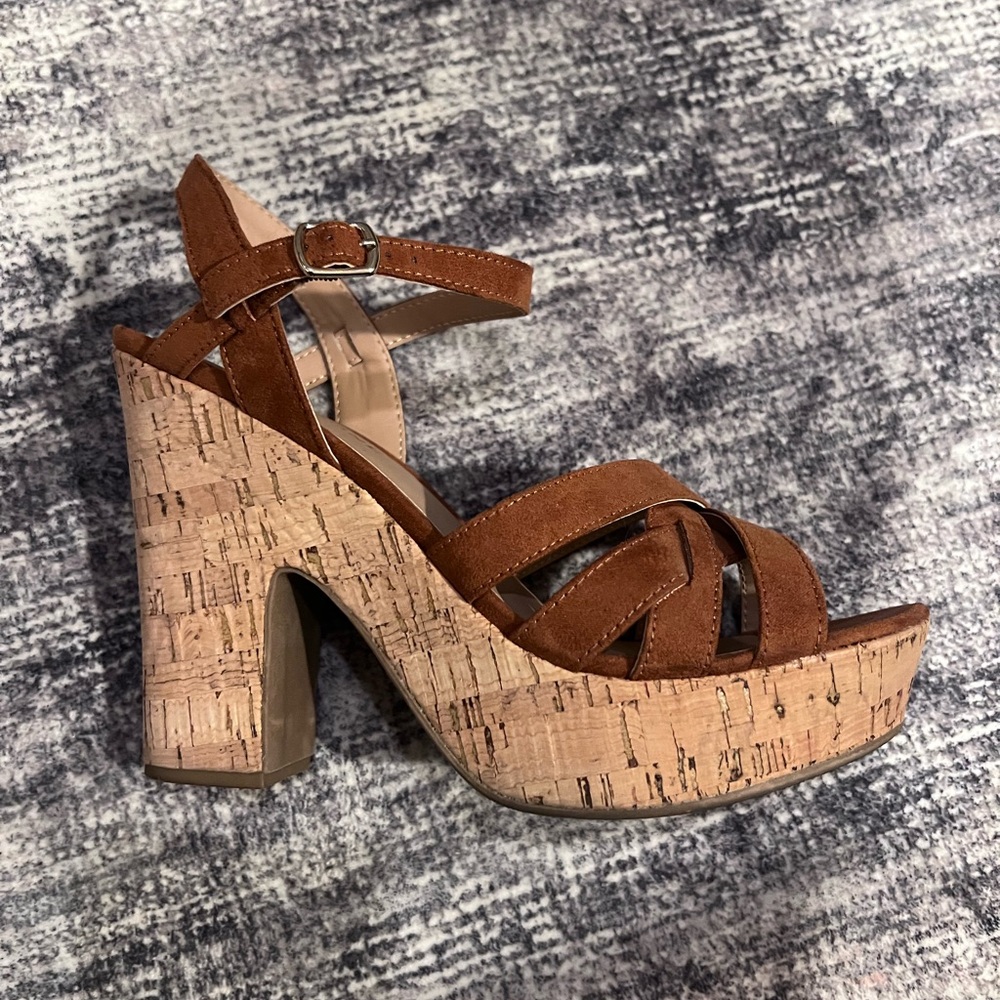 Brown Platform Sandals with Cork-Style Heel - Picture 4 of 7
